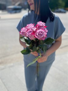 Букет из 7 фиолетовых роз 60см(Эквадор)