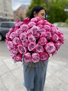 Букет из  фиолетовых роз 60см (Эквадор) 75шт.